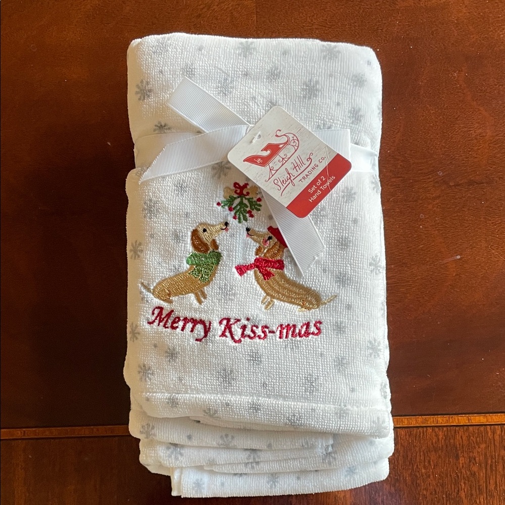 Dachshund Christmas  Merry Kiss-mas  hand Towels